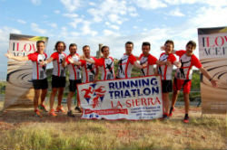 Profesionales de las carreras de montaña muestran los secretos del Trail Running en un entrenamiento solidario en Torrelodones