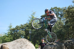 Celebrada la copa de trial de Madrid en el parque San Roque.