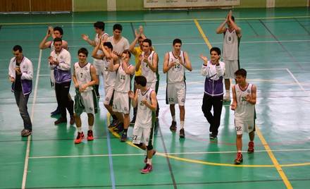 En Torrelodones, partidazo de Liga de baloncesto en el María de Villota