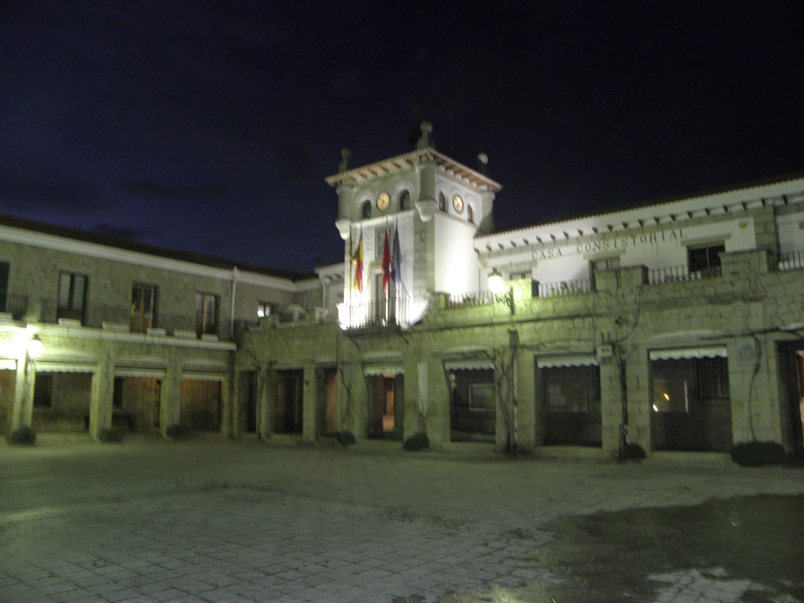 La Comunidad de Madrid recomienda la protección de la plaza Mayor de Hoyo de Manzanares