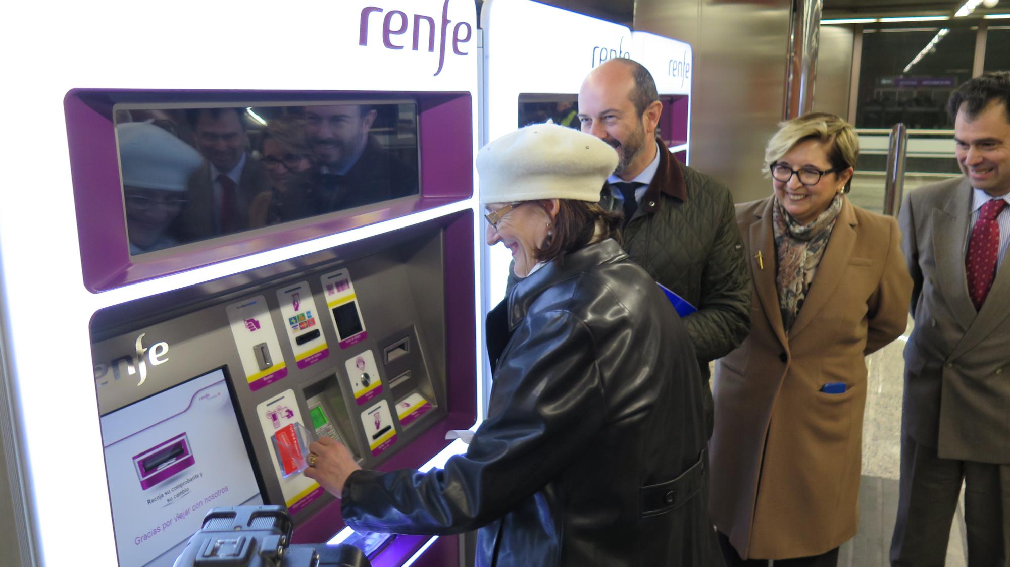 El abono transportes se podrá recargar en las máquinas de Cercanías