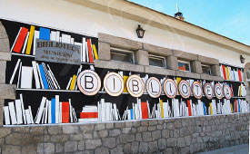 La biblioteca de Torrelodones pueblo, estrena fachada