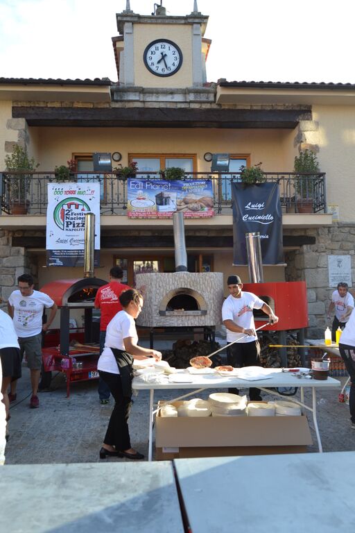 Tradición y solidaridad en Torrelodones con la pizza napolitana