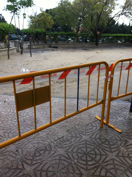 Controlado un vertido de gasóleo en el colegio Ntra. Sra. de Lourdes