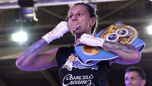 La campeona del mundo de boxeo Joana Pastrana entrena en Moralzarzal