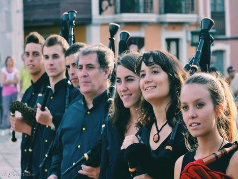 Música gallega y folk celta en la actuación de A Pintega Marela