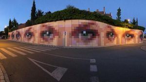 Miradas pixeladas para decorar un muro en Torrelodones