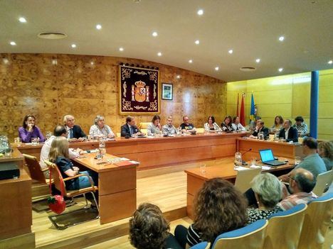 Despedidas y emotividad en el último Pleno de legislatura