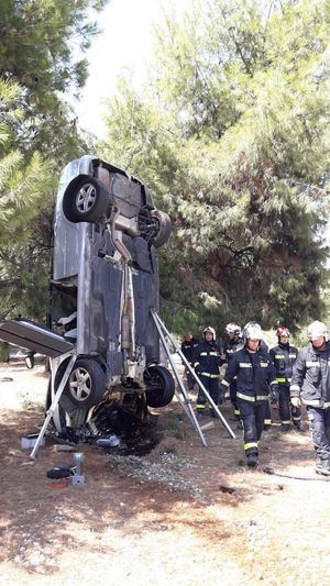 Espectacular accidente en una rotonda de la M-505