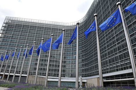 Representantes del Colegio San Ignacio, en un encuentro del Parlamento Europeo