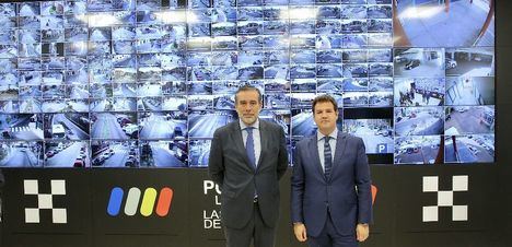 El consejero de Interior visita el sistema de cámaras de videovigilancia