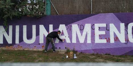 Los artistas de Munary y el Ayuntamiento ya han repuesto el mural