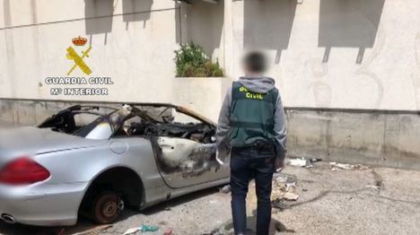 Detenidos dos hermanos por robar en cinco coches e incendiar otro