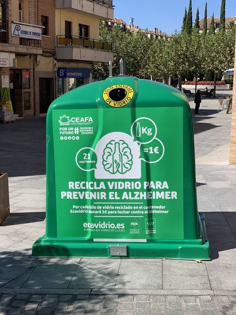 Las Rozas invita a reciclar vidrio a beneficio de los enfermos de Alzheimer