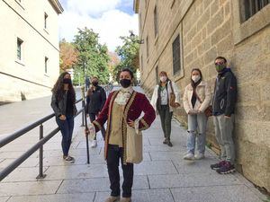 Convenio entre San Lorenzo de El Escorial y la Asociación DeVerde para realizar vistas teatralizadas