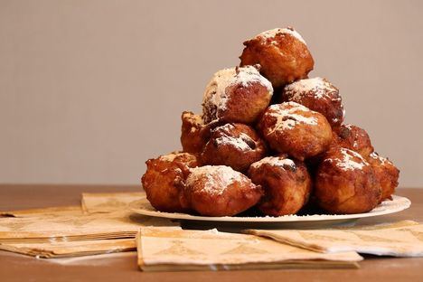 La Asociación de Artesanos de Pastelería invita a consumir buñuelos y huesos de santo por Todos los Santos