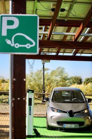 Las Rozas premiado por su punto de recarga híbrido e inteligente para vehículos eléctricos