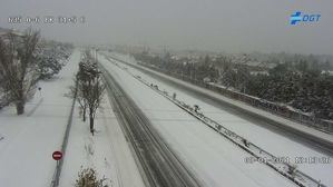 Tras una noche complicada por el temporal de nieve, la Comunidad anuncia que no abrirá los centros educativos hasta el miércoles