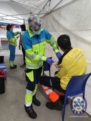 Comienza la vacunación contra el COVID19 de los sanitarios del SAMER-PC de Las Rozas