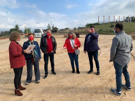 El PSOE de Las Rozas visita las obras de la parcela Kodak con el diputado Rafael Gómez Montoya