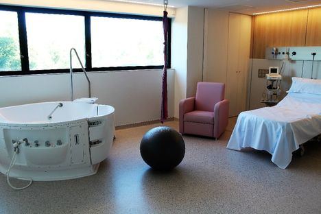 El Hospital Universitario General de Villalba incorpora la hidroterapia en el proceso del parto
 