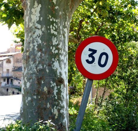Collado Villalba emprende una campaña para informar de los nuevos límites de velocidad en las calles