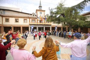 Las Rozas celebra la Semana del Mayor con cine gratuito, concursos de talentos y visitas guiadas