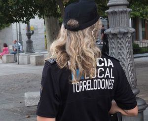 La Policía de Torrelodones identifica a varios jóvenes por los actos vandálicos del fin de semana en la calle Señora Sergia