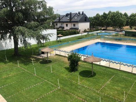 La piscina municipal de Navaarmado de El Escorial abre con limitación de aforo, turnos y cita previa
 