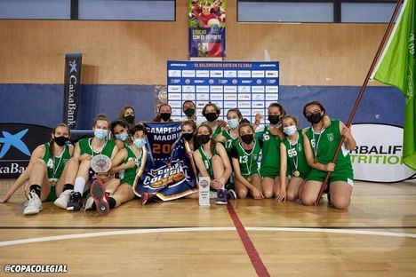 El equipo de Baloncesto Femenino de Los Sauces Torrelodones gana la Copa Colegial