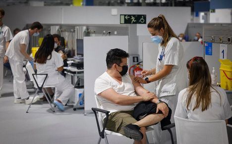 La Comunidad de Madrid amplía la autocita para vacunarse contra el COVID19 a personas de 38 y 39 años