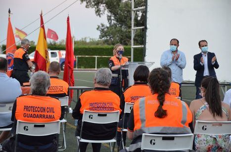 Guadarrama homenajea a los voluntarios de Protección Civil y del censo municipal por su entrega durante la pandemia