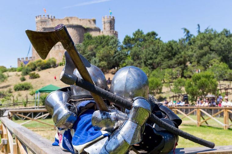 La Comunidad invita a conocer el castillo de Manzanares El Real con exhibiciones de combates medievales