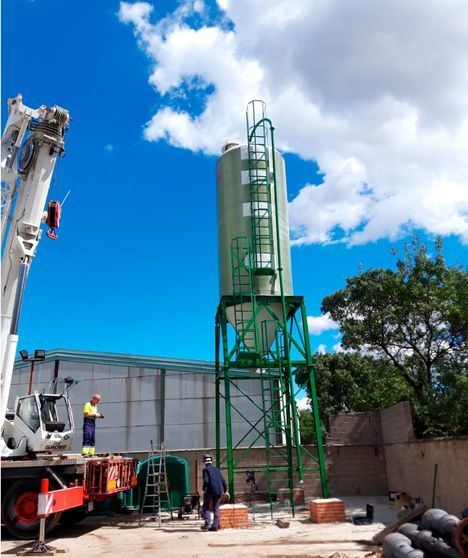 Guadarrama se prepara para el invierno con un nuevo silo de sal y una máquina para limpiar de nieve las aceras