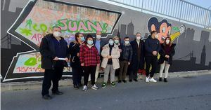 Integrantes de APASCOVI y artistas ubanos de Collado Villalba se unen para crear el mural ‘Héroes’
 