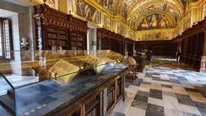 Los códices de Alfonso X El Sabio se puden visitar en el Monasterio de San Lorenzo hasta el próximo año