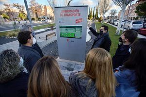 El Consorcio Regional de Transportes inaugura en Las Rozas el primer Panel de Información Multimodal