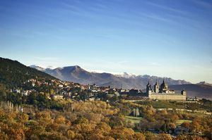 La Comunidad de Madrid rehabilitará viviendas en San Lorenzo de El Escorial y Los Molinos