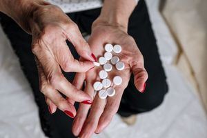 La Comunidad de Madrid pone en marcha una consulta telefónica sobre el tratamiento con medicamentos