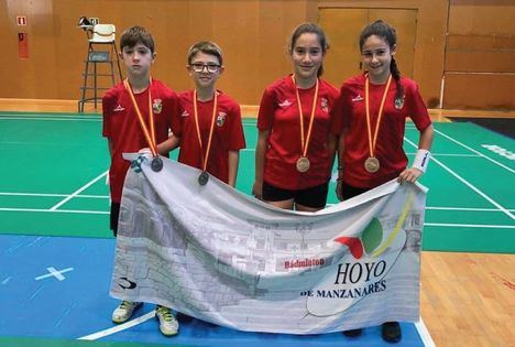 El Club de Bádminton de Hoyo de Manzanares se trae dos pódiums del Campeonato de España sub-13