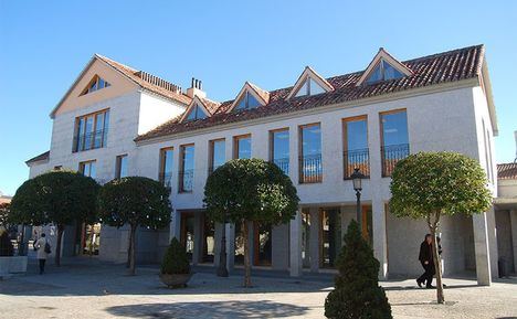 Torrelodones emite un Bando prohibiendo expresamente el consumo de alcohol o las barras en la calle