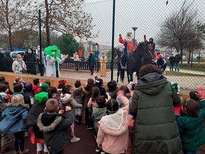 Los Reyes Magos visitaron a los escolares del Colegio Villa de Guadarrama