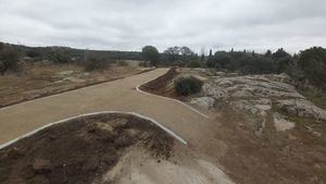 El Ayuntamiento de Hoyo de Manzanares arregla el acceso al Yacimiento de La Cabilda con un camino accesible