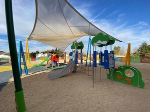 Majadahonda emprende la renovación de zonas infantiles en parques y centros educativos