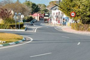 Comienzan las obras de remodelación del enlace de la calle Maestro con la avenida Primavera en Alpedrete