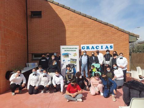 El Colegio de Educación Especial Peñalara de Collado Villalba inaugura un nuevo espacio para actividades al aire libre
