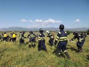 Helicópteros y agentes forestales invaden la Dehesa de Collado Villalba en la II Jornada sobre Incendios Forestales