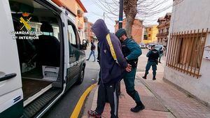 La Guardia Civil desmantela un punto de ‘televenta’ de drogas en Becerril de la Sierra
