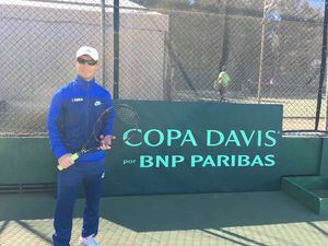 La Escuela Deportiva Sierra te permite entrenar tenis y padel con los mejores