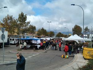 Comerciantes de Los Belgas y del mercadillo de Collado Villalba aseguran que el traslado al P-29 ha supuesto su “ruina”